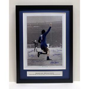 Manchester United 1968 European Cup Final Picture signed by 8 of the Team
