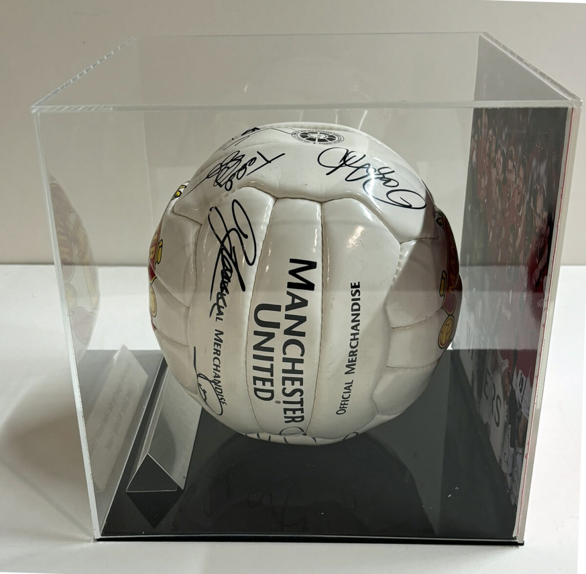 Manchester United Signed Football by Treble Winners 1999 in Case - Image 4