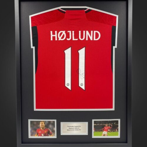 Hojlund signed man united shirt