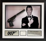 Roger Moore Singed 007 James Bond Presentation with Exact Replica Walther PPK
